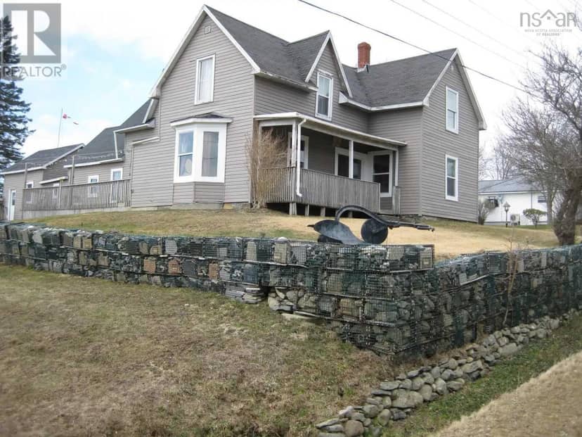 5 Strickland Road — photo 1 of 20