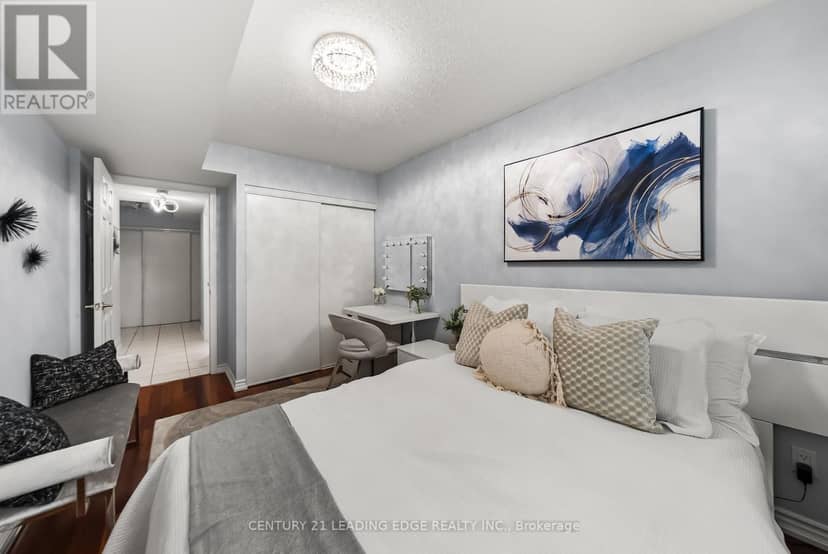 1812 - 35 Kingsbridge Garden Circle — photo 20 of 33