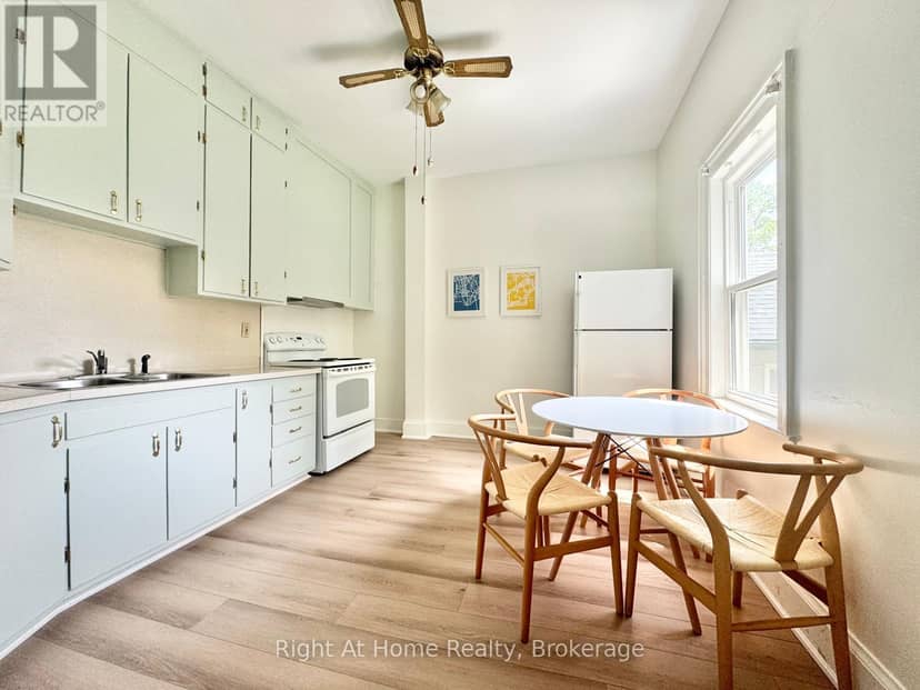 216 Hatt Street — photo 4 of 11