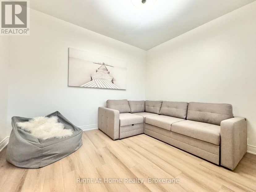 216 Hatt Street — photo 7 of 11