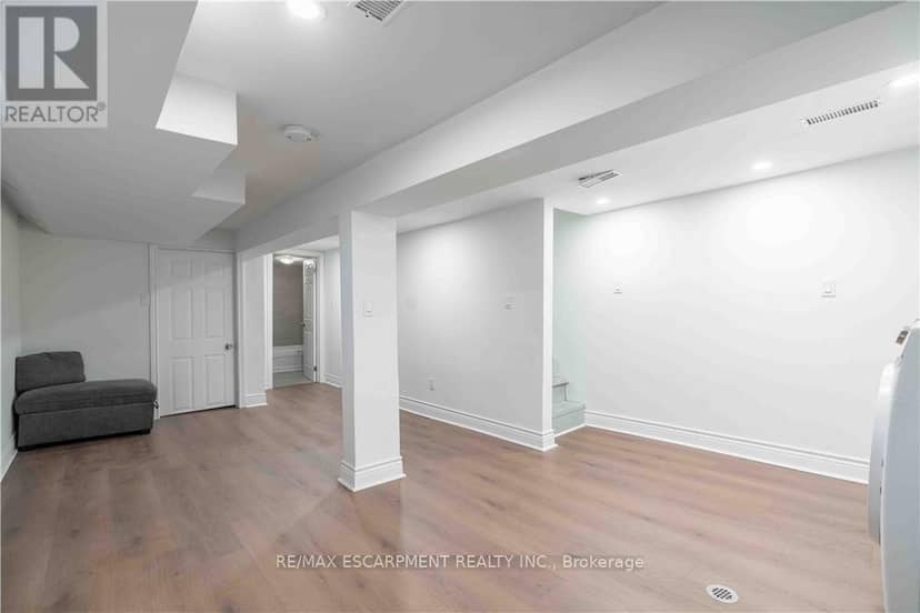 195 Wood Street E — photo 19 of 34