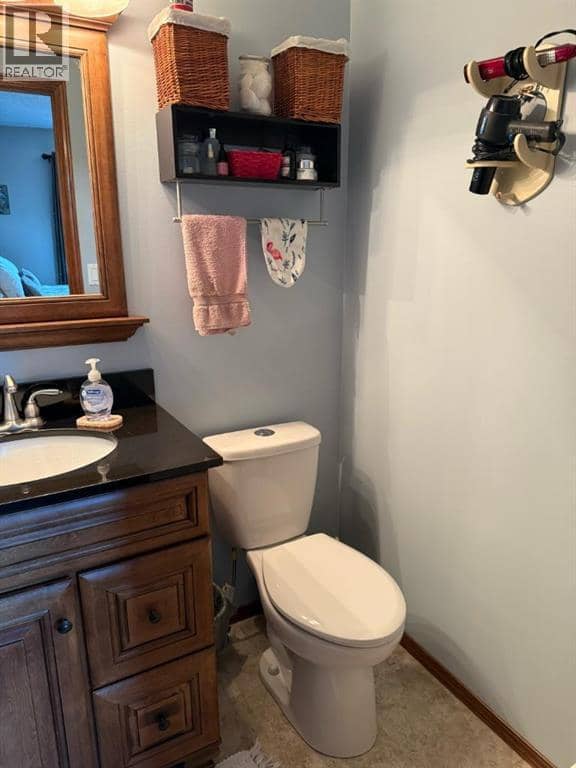 13 Assiniboine Drive — photo 10 of 18
