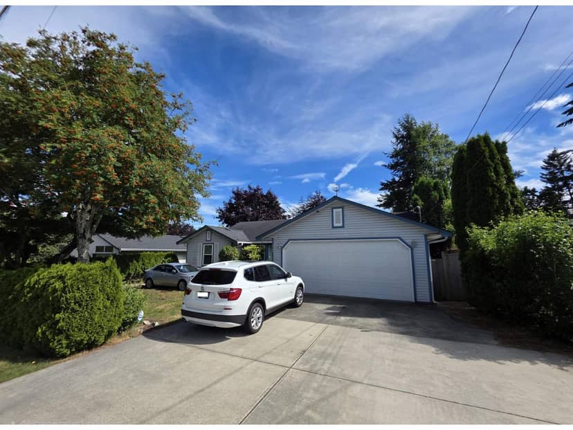 15580 20 AVENUE, Surrey