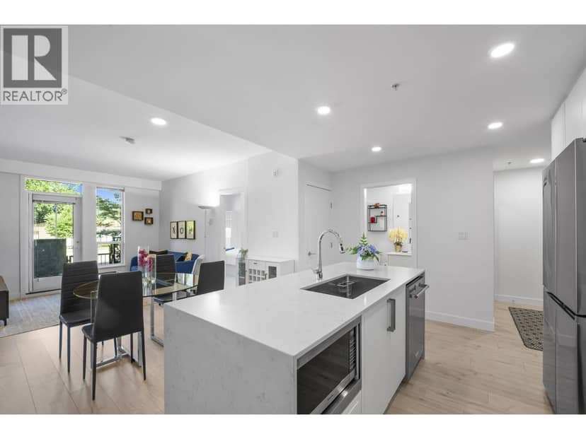 101 700 CLARKE ROAD, Coquitlam