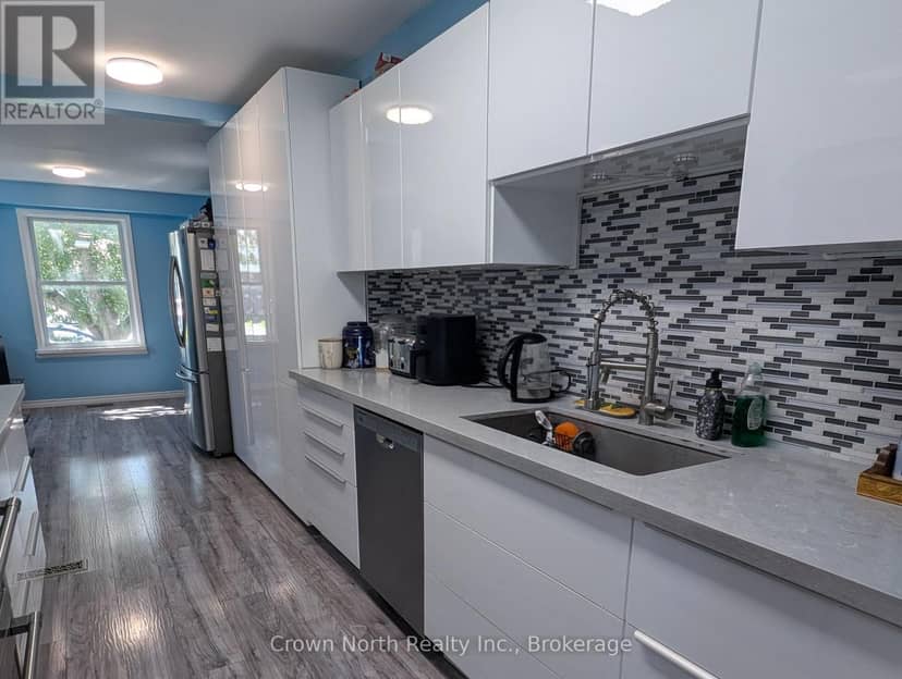 60 Pochon Avenue — photo 11 of 40