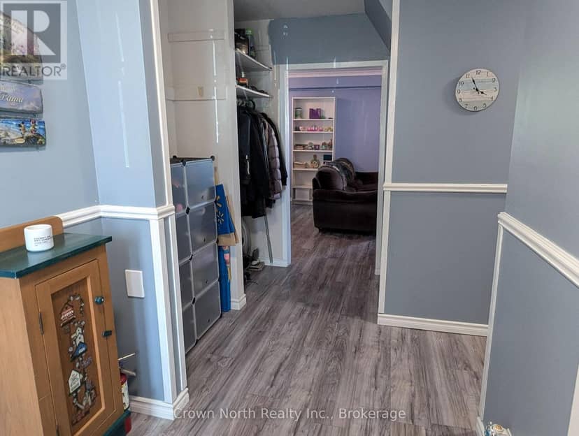 60 Pochon Avenue — photo 4 of 40