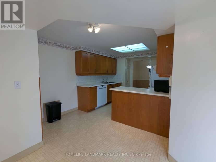 306 - 265 Westcourt Place — photo 11 of 36