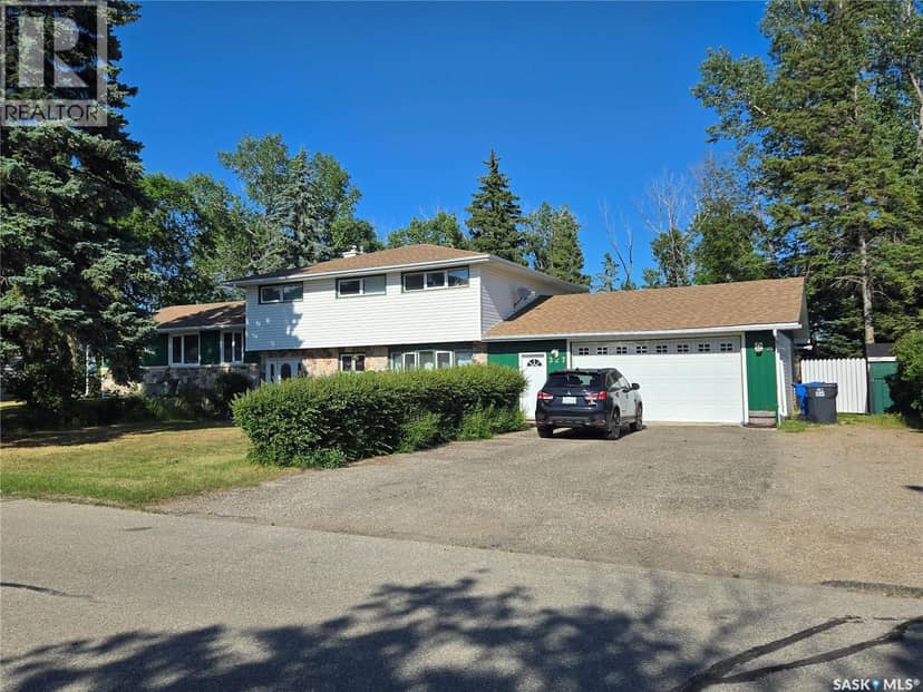 327 Russell STREET — photo 1 of 17