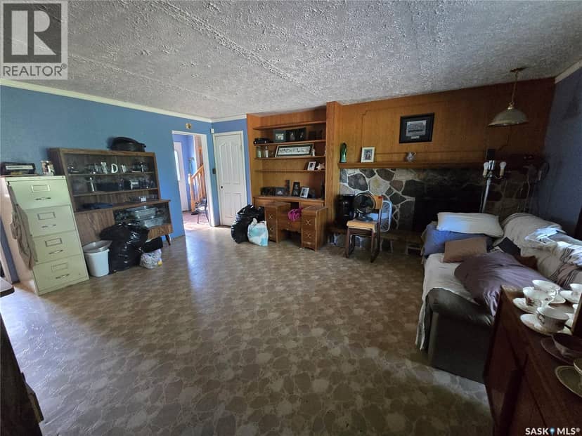327 Russell STREET — photo 12 of 17