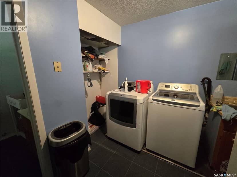 327 Russell STREET — photo 15 of 17