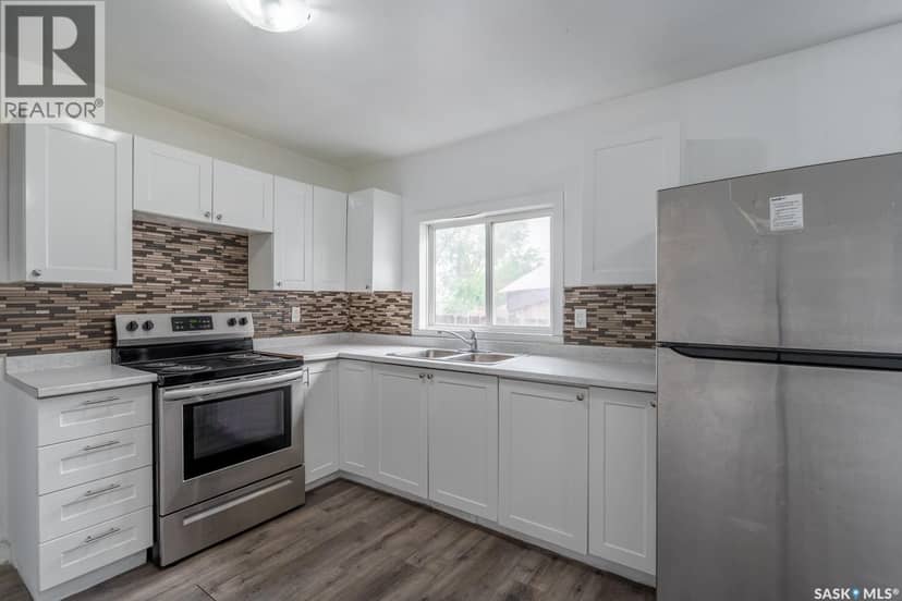 717 Montague STREET — photo 9 of 32