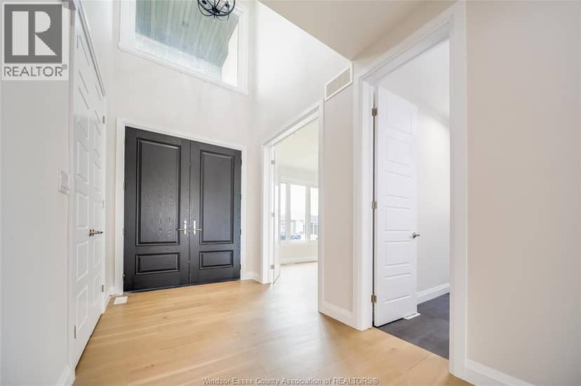 116 Kingsbridge Drive — photo 5 of 40
