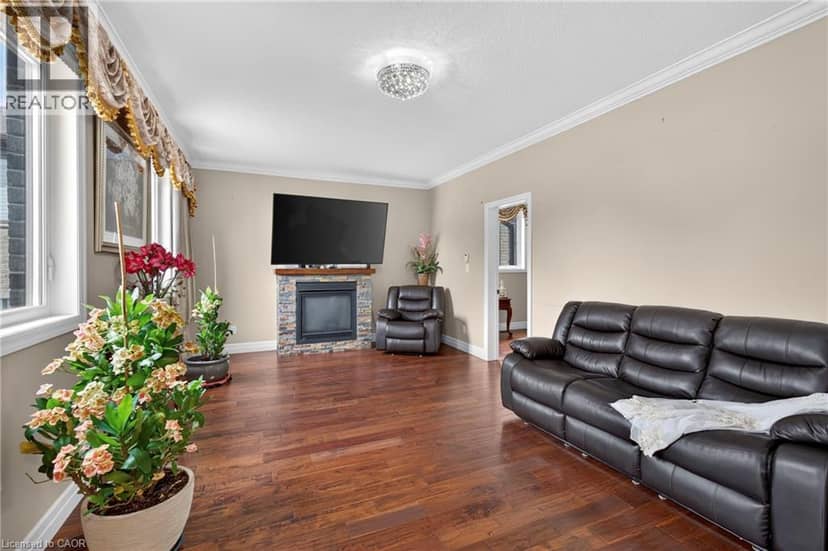 81 REAGAN Street — photo 15 of 40