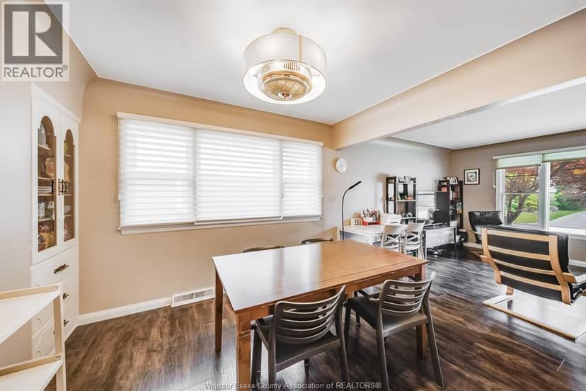 3063 Bruce Avenue — photo 14 of 40