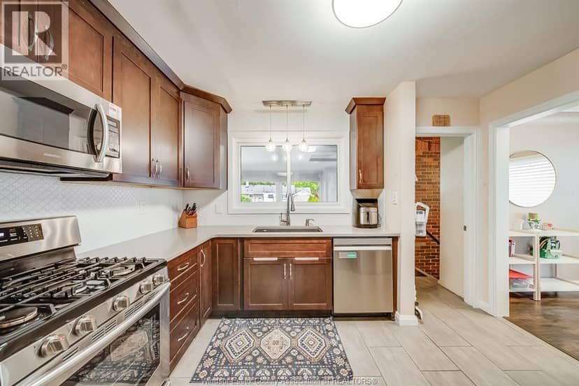 3063 Bruce Avenue — photo 16 of 40