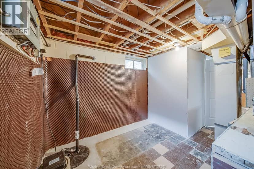 3063 Bruce Avenue — photo 35 of 40
