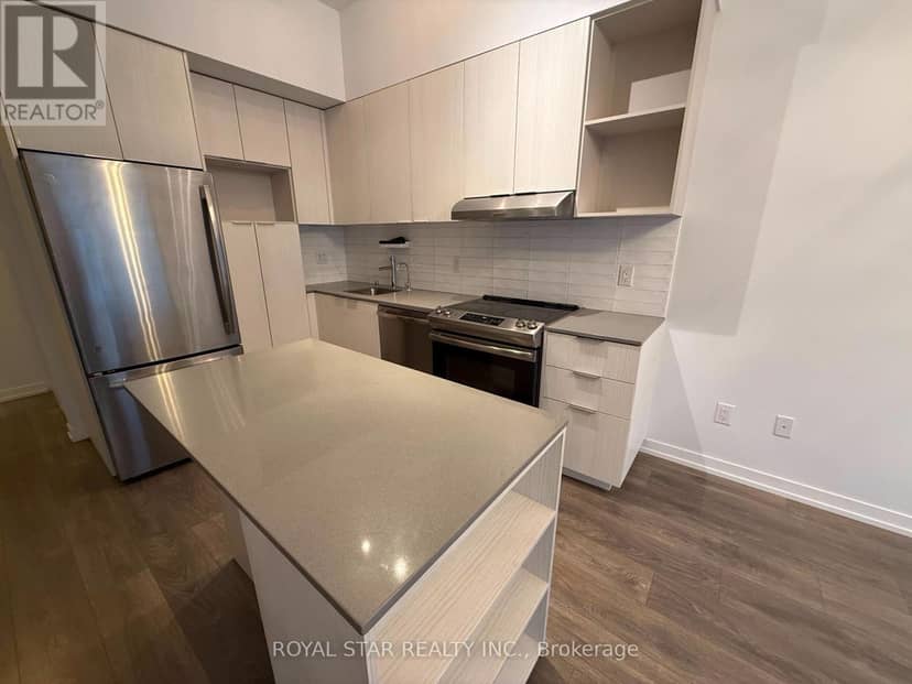 323 - 2520 Eglinton Avenue W — photo 6 of 19