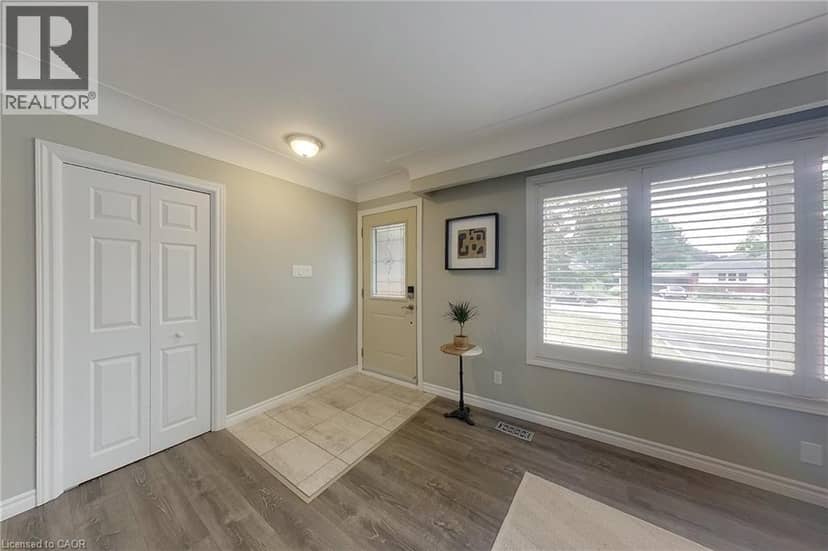 212 DOON Road — photo 5 of 40