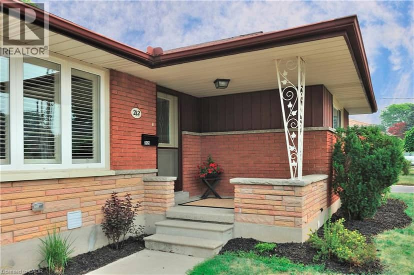 212 DOON Road — photo 4 of 40