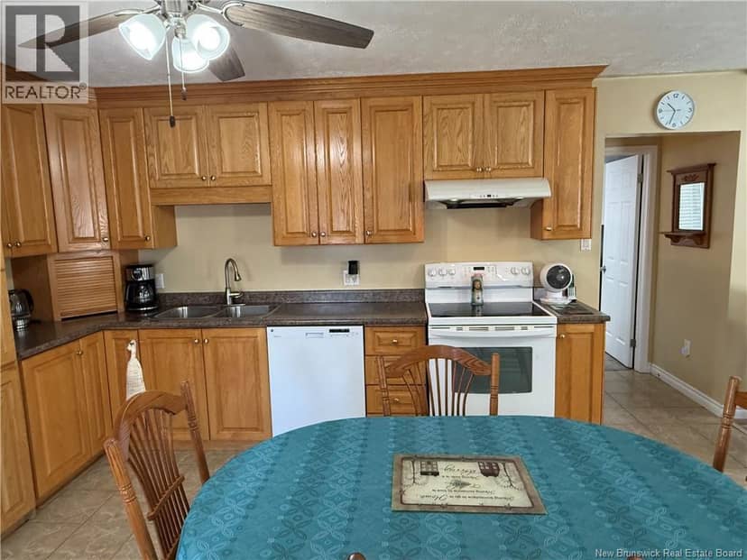 466 Main Street — photo 10 of 37