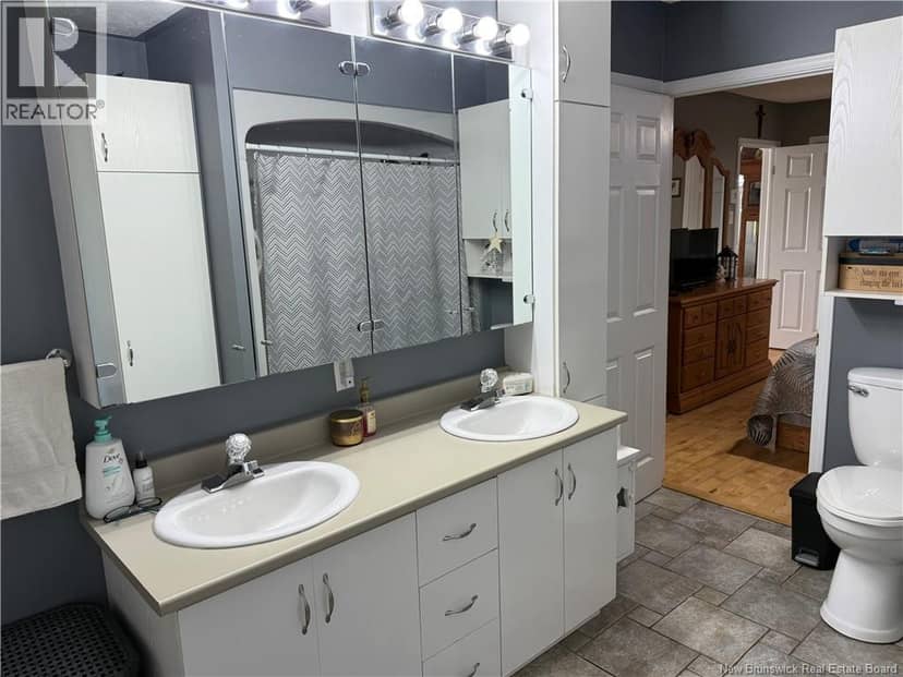 466 Main Street — photo 20 of 37