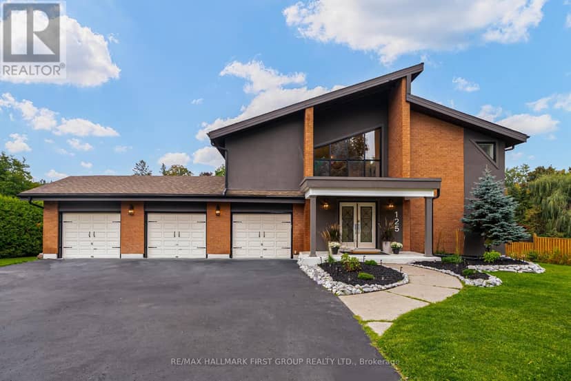 125 Percy Crescent — photo 3 of 39
