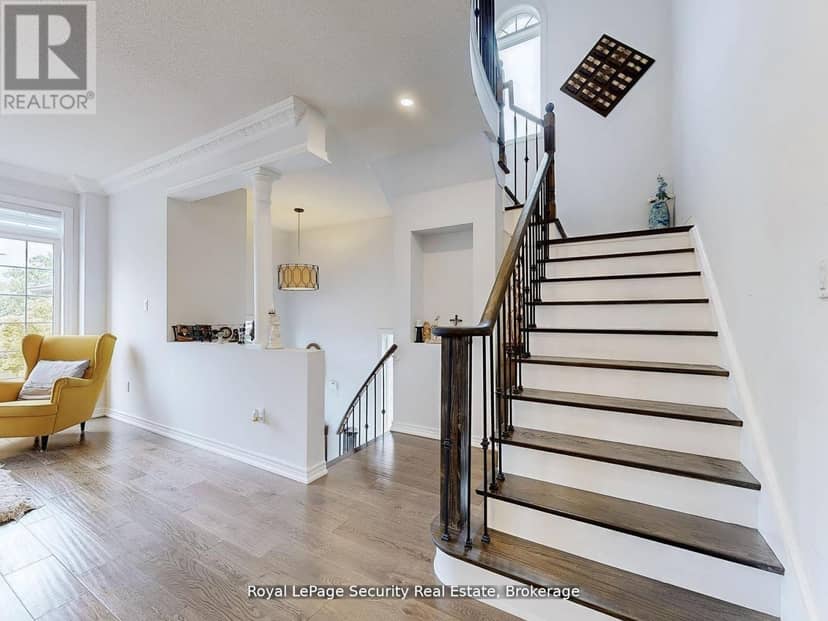 128 Daiseyfield Crescent — photo 23 of 40