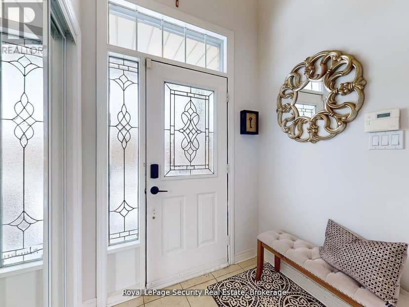 128 Daiseyfield Crescent — photo 3 of 40