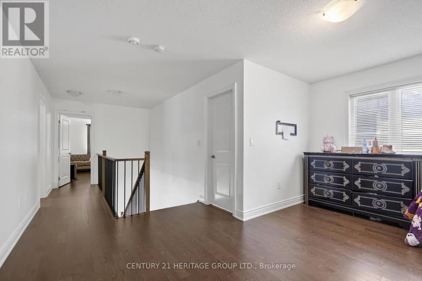 77 Montrose Boulevard — photo 15 of 34