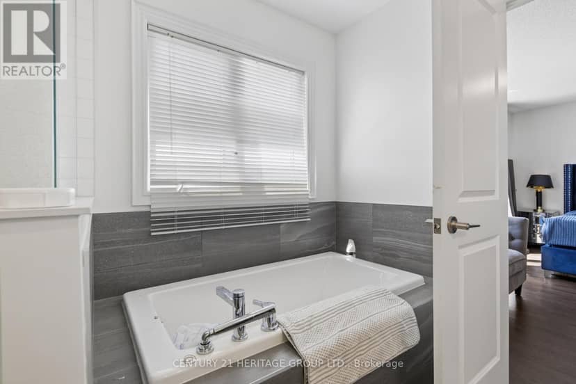 77 Montrose Boulevard — photo 20 of 34