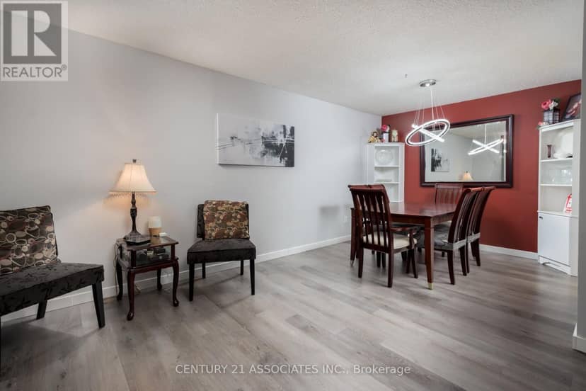 402 - 5 Lisa Street — photo 11 of 38