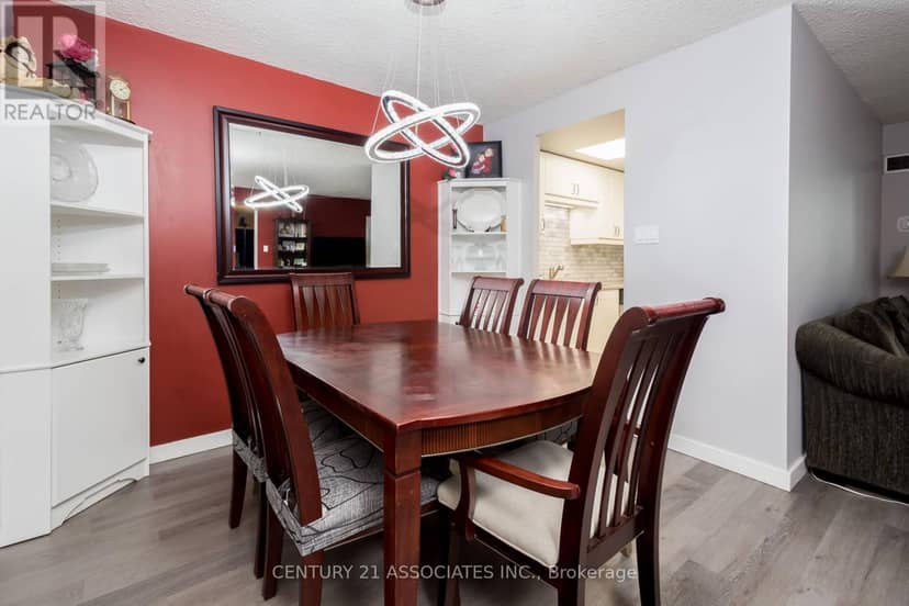402 - 5 Lisa Street — photo 12 of 38