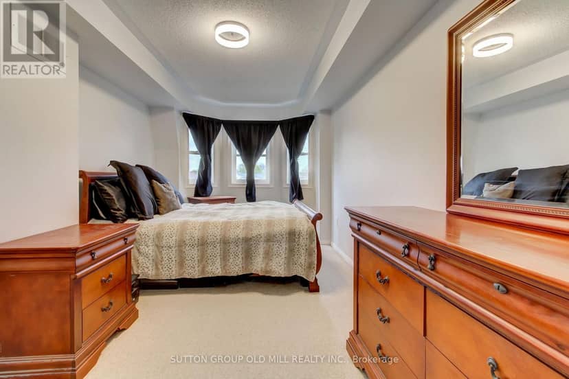 167 - 760 Lawrence Avenue W — photo 18 of 32
