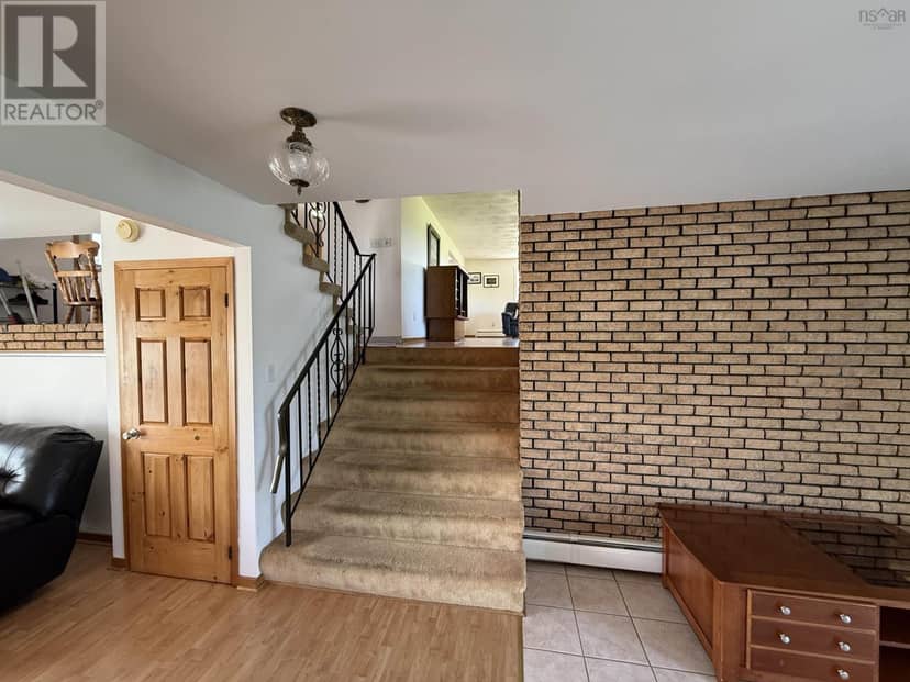 947 Pleasant Valley Rd Road — photo 11 of 39