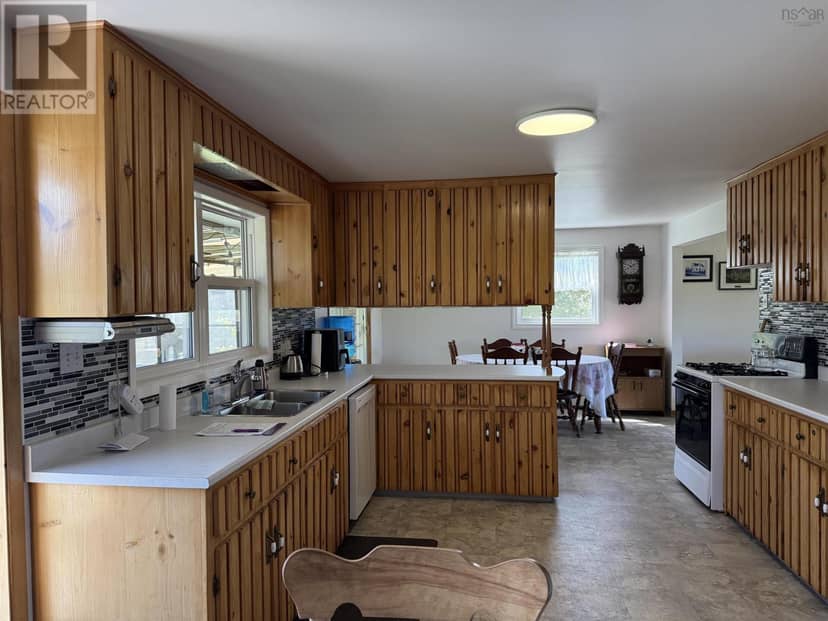 947 Pleasant Valley Rd Road — photo 16 of 39