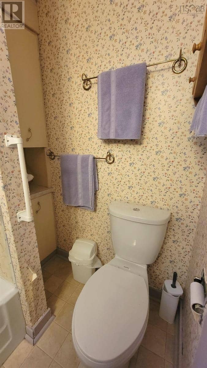 8137 Highway 1 — photo 16 of 29