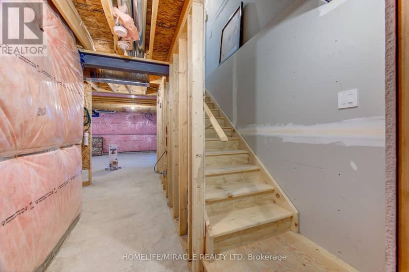 2206 Southport Crescent — photo 37 of 40