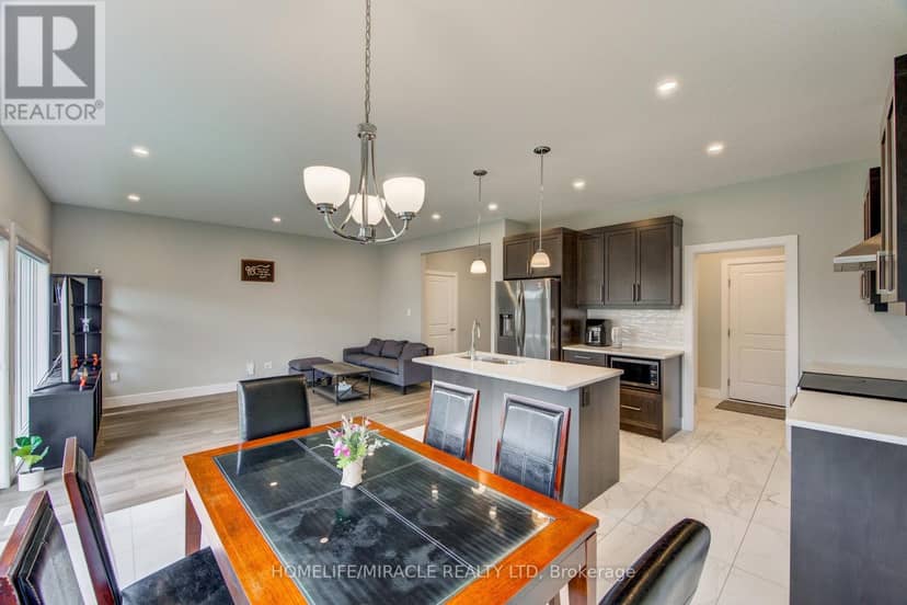 2206 Southport Crescent — photo 14 of 40