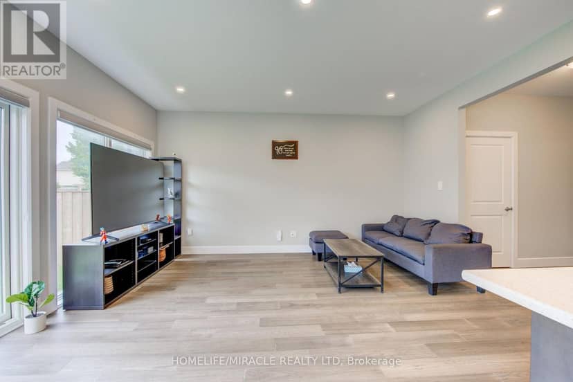 2206 Southport Crescent — photo 10 of 40