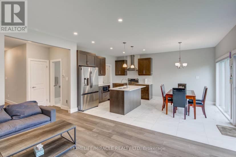 2206 Southport Crescent — photo 11 of 40