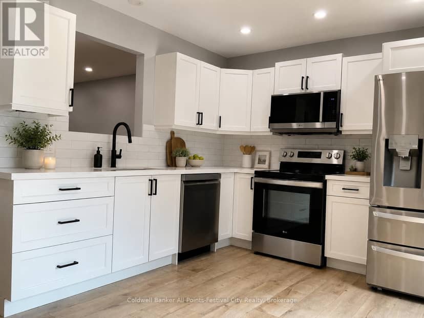 237 Wellington Street — photo 2 of 33