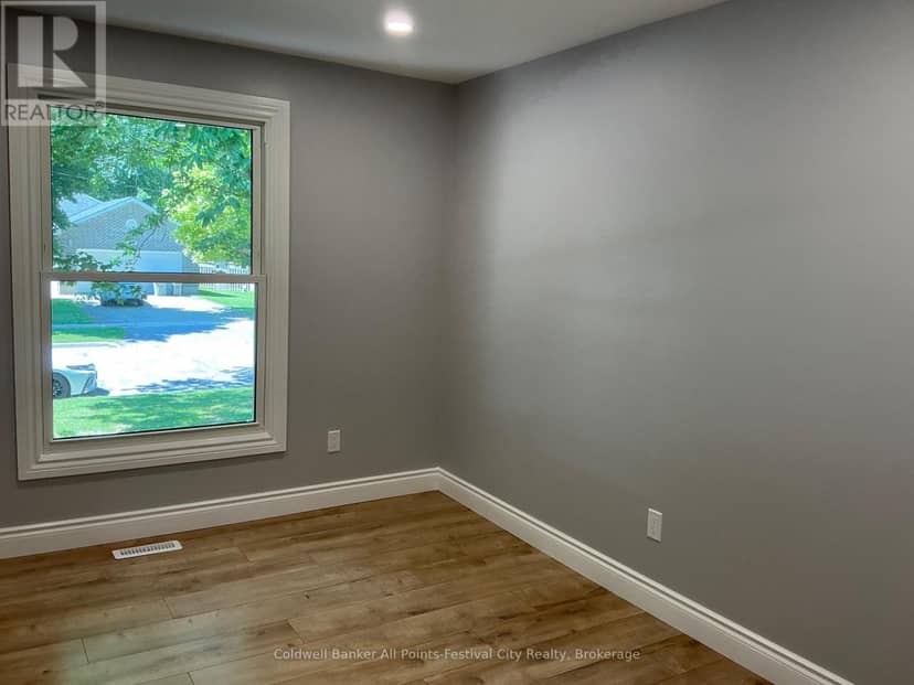 237 Wellington Street — photo 30 of 33