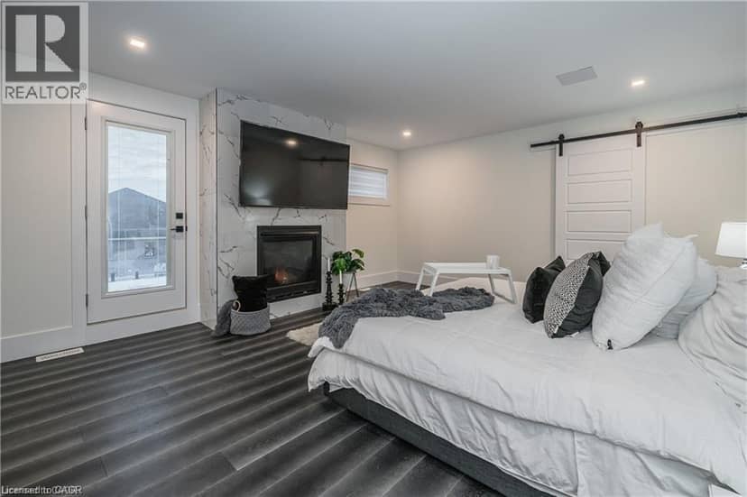 39 COULTER Street — photo 17 of 40