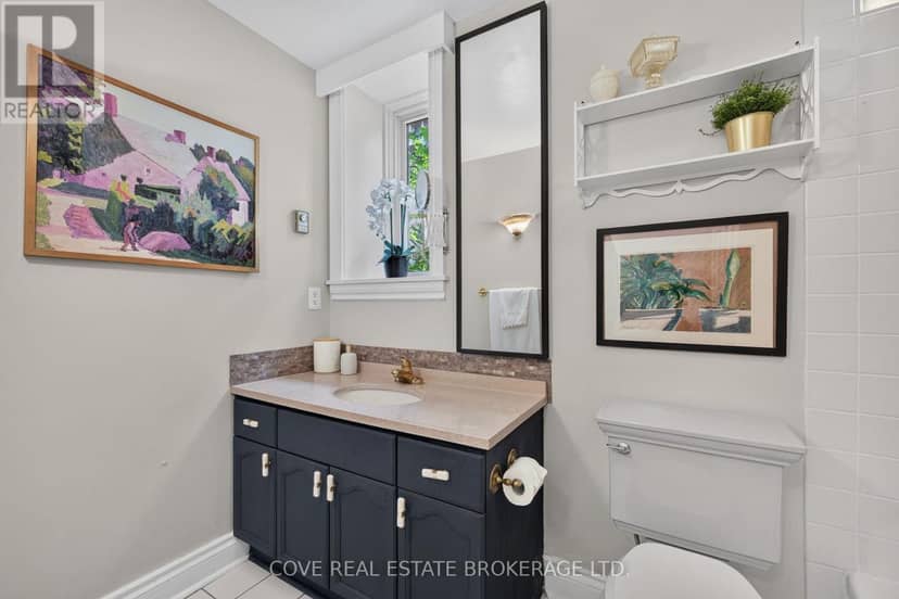 104 - 280 Queens Avenue — photo 17 of 40