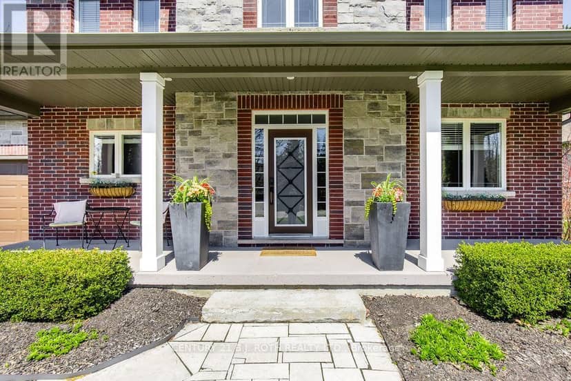 12 Lloyd Cook Drive E, Springwater, photo 3