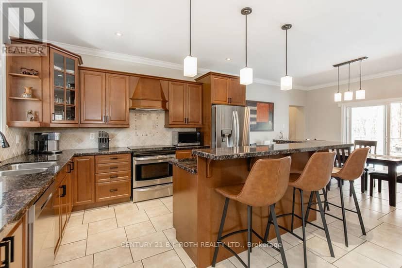 12 Lloyd Cook Drive E, Springwater, photo 5