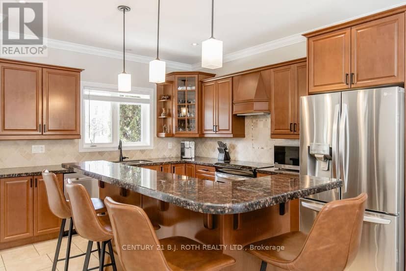 12 Lloyd Cook Drive E, Springwater, photo 6