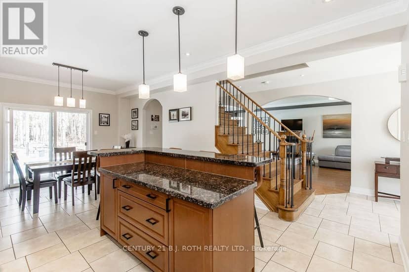 12 Lloyd Cook Drive E, Springwater, photo 7