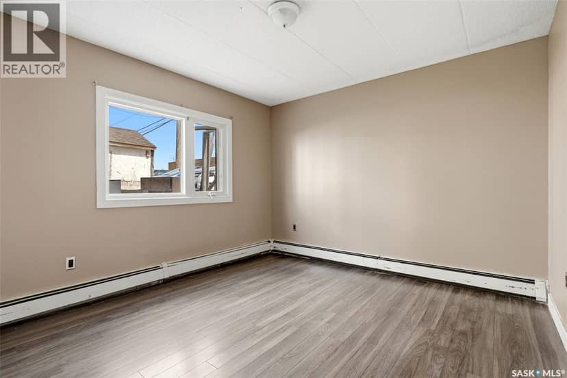 6 405 Lorne STREET N — photo 11 of 24
