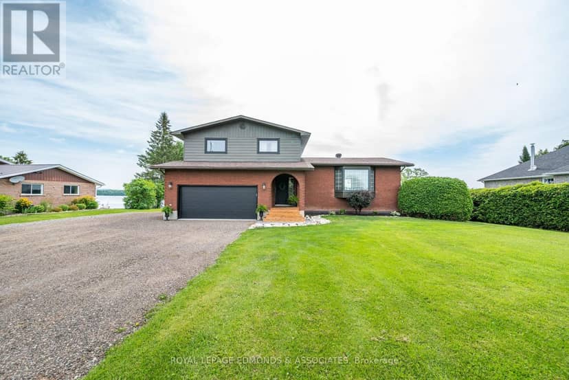 29 Lachance Trail, Whitewater Region, photo 2